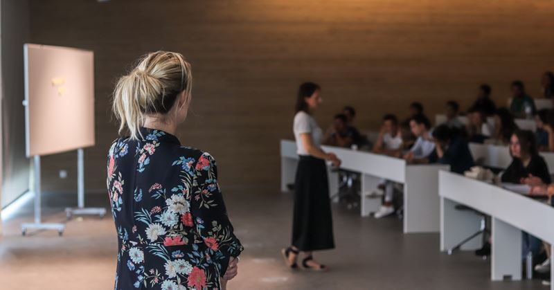 Who is behind our Knowledge Center